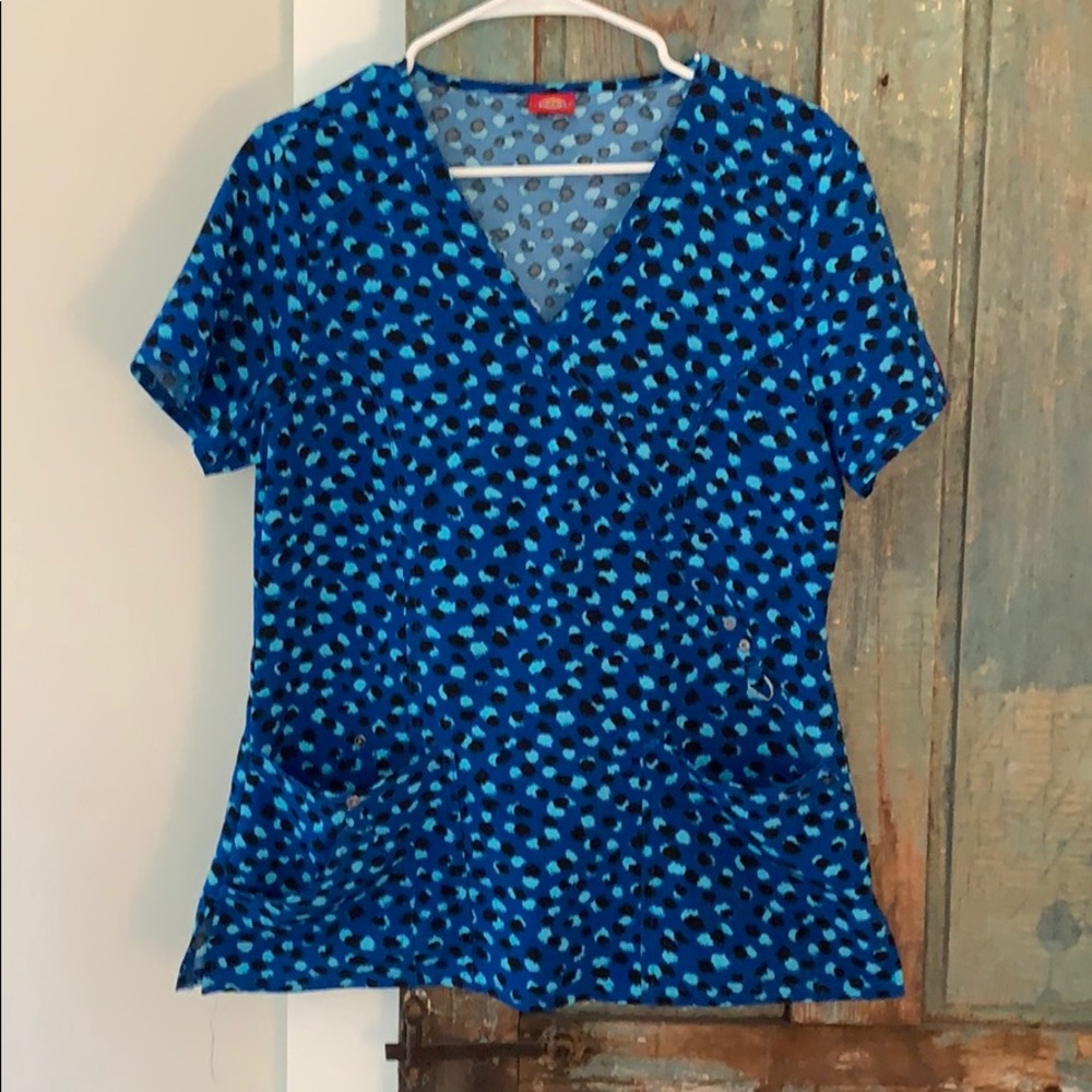 Scrub top